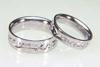 14Kt white gold reverse etch custom initial wedding rings